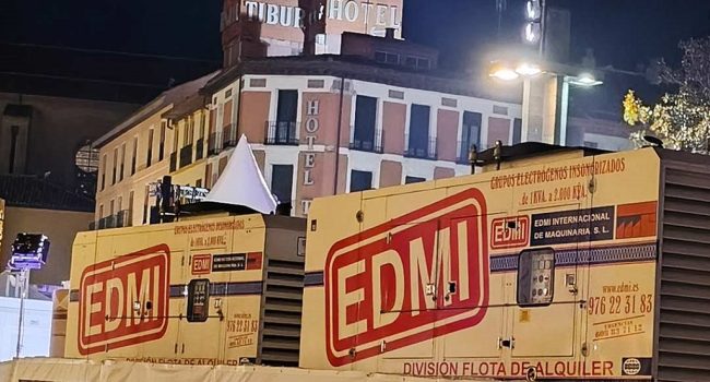 Grupo electrógeno instalado en la plaza La Seo | Foto: Stop Plástico