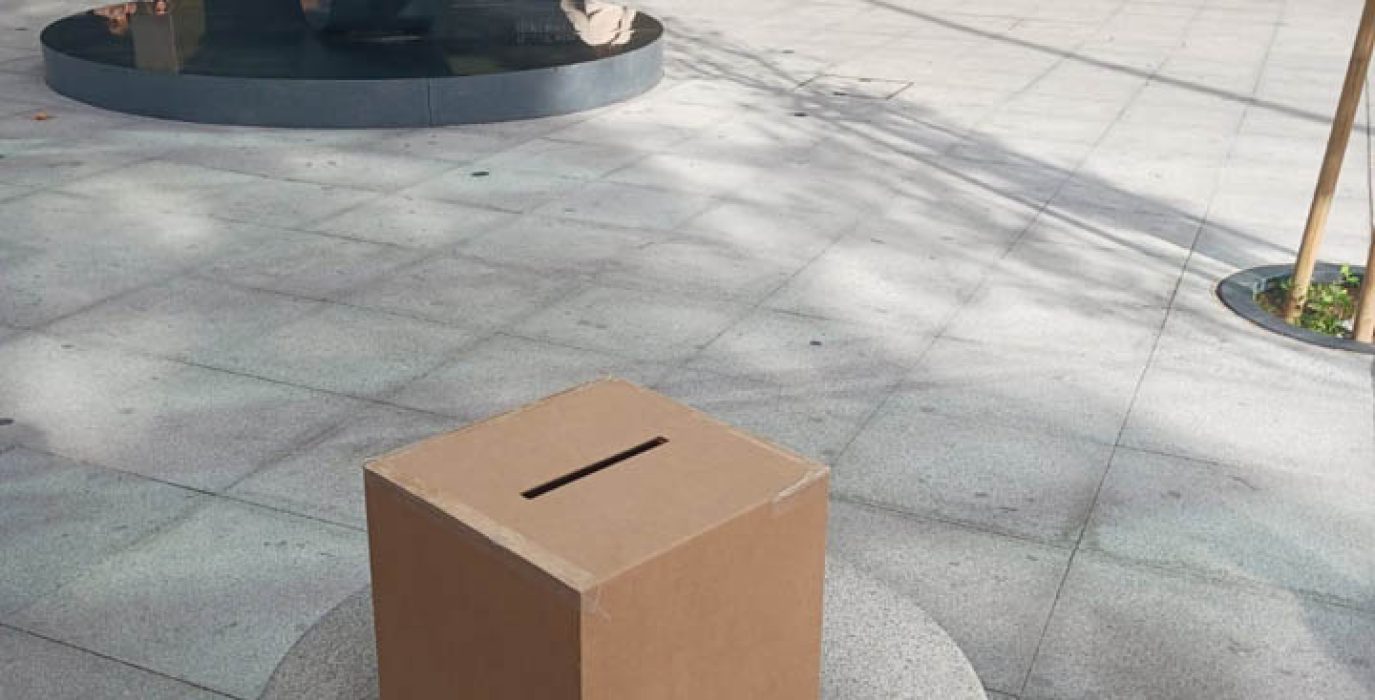 Urna en la calle en las elecciones sindicales de la subcontrata de Ibercaja | Foto: CGT