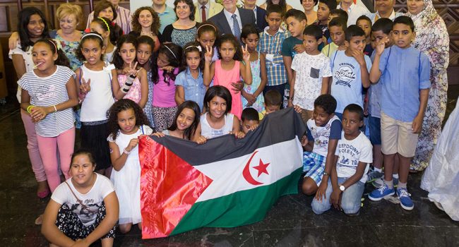 Recibimiento a las y los niños saharauis en el Ayuntamiento de Zaragoza. Foto: Daniel Marcos (AZ)
