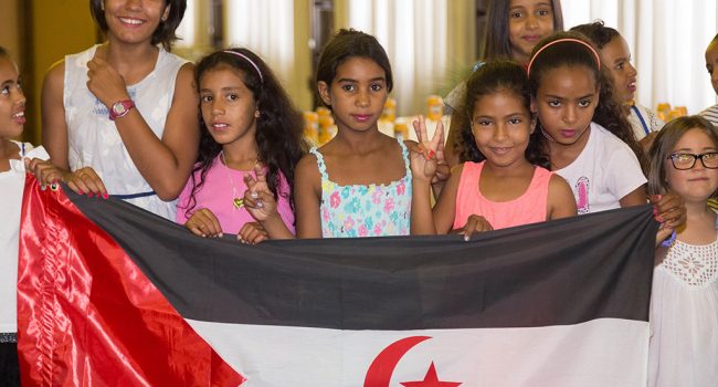 Recibimiento a las niñas y niños saharauis en el Ayuntamiento de Zaragoza en 2016 | Foto: Daniel Marcos (AZ)