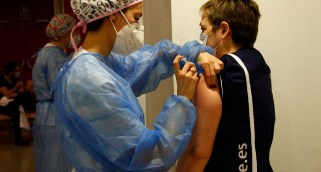 Vacunación en el Hospital Miguel Servet de Zaragoza. Foto: DGA