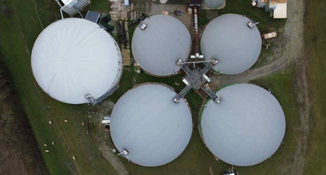 Vista aérea de una planta de biogas | Foto: Julia Koblitz en unsplash