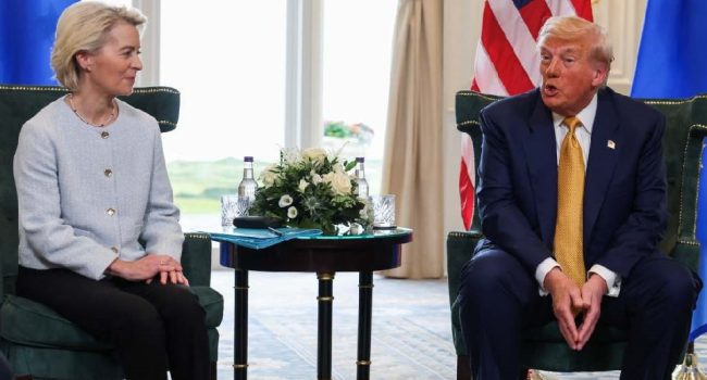 La presidenta de la UE, von der Leyen, acude a rendir pleitesía a Trump en los campos de golf escoceses del oligarca norteamericano | Foto: Unión Europea
