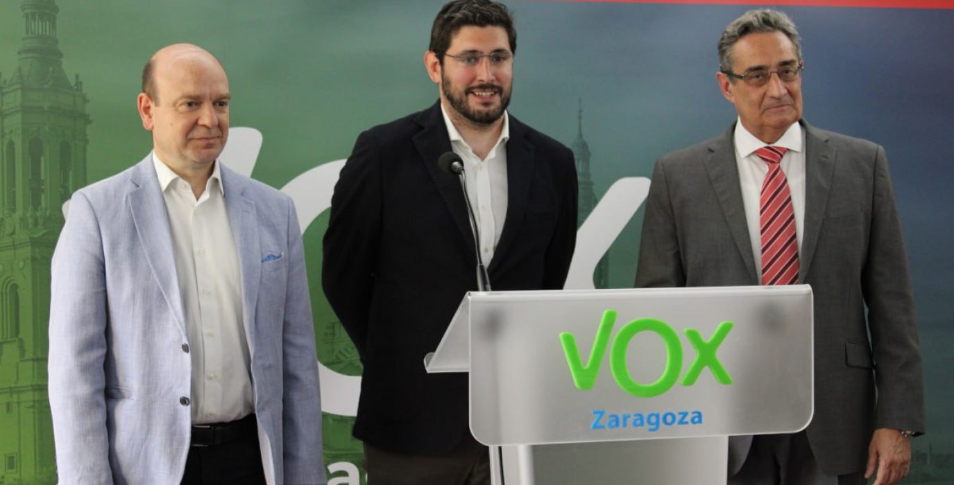 De ultraderecha a extremaderecha: Santiago Morón, Alejandro Nolasco -candidato de Vox al Gobierno de Aragón- y Julio Calvo | Foto: Vox