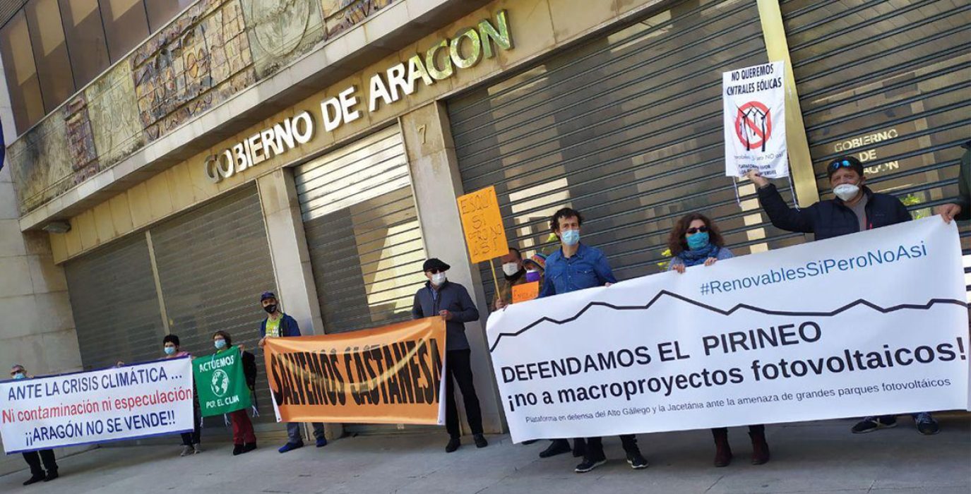 Movilización "Aragón no se vende", este 23 de abril en Zaragoza. Foto: @rociodher (AraInfo)