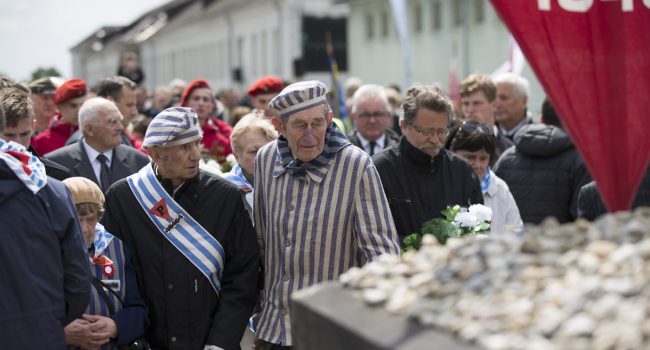 Supervivientes de Mauthausen durante el homenaje que se celebra cada año en el campo de exterminio nazi | Foto: Mauthausen Komitee Österreich