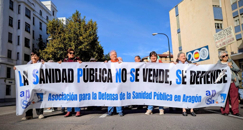 Bloque de la ADSPA en la manifestación en Zaragoza, en noviembre de 2025 | Foto: Iker G. Izagirre / AraInfo