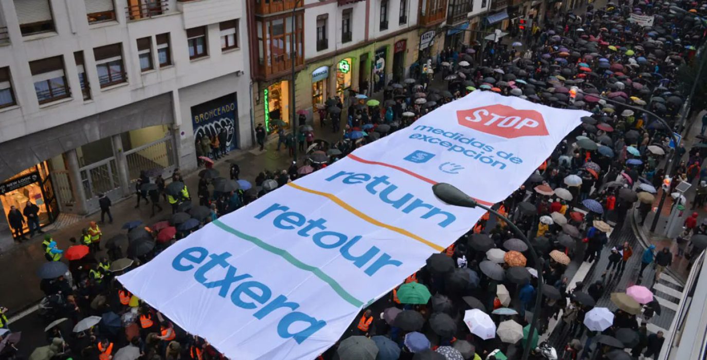 Decenas de miles de personas han vuelto a responder en Bilbo a la llamada de Sare y Bake Bidea | Foto: @sare_herritarra