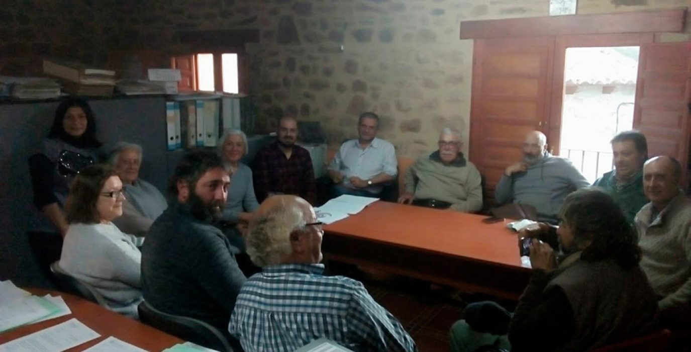 Reunión de la confluencia. Foto: IU-Ganar Gúdar y Javalambre.