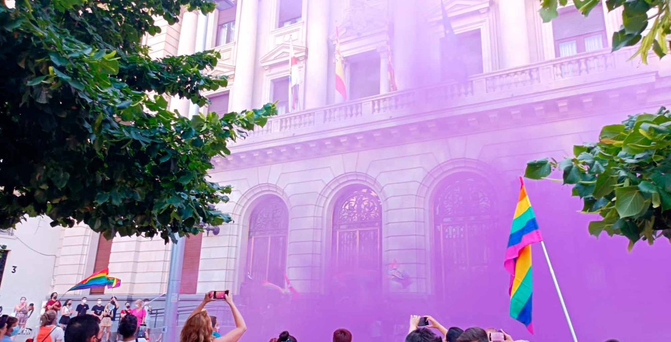 Concentración en Zaragoza en recuerdo de Samuel en julio de 2021, contra las agresiones LGTBIfobas y en contra de la represión del Gobierno.