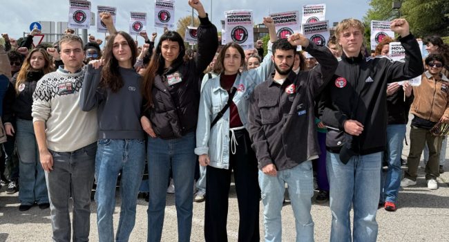 Las siete de Somosaguas tras declarar en los juzgados | Foto: CRT