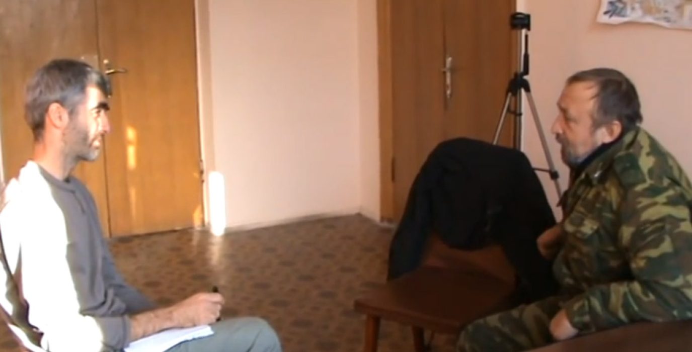 Imagen del vídeo de Eloy Fontán en su entrevista a Yuri Nikolaecich Jojlov, diputado en Lugansk por el Partido Comunista.