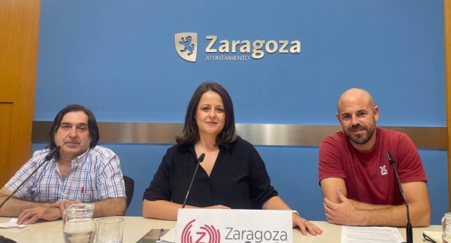 Elena Tomás, portavoz de Zaragoza en Común, Manolo Marco de CCOO y José Luis Calleja de CGT | Foto: ZeC