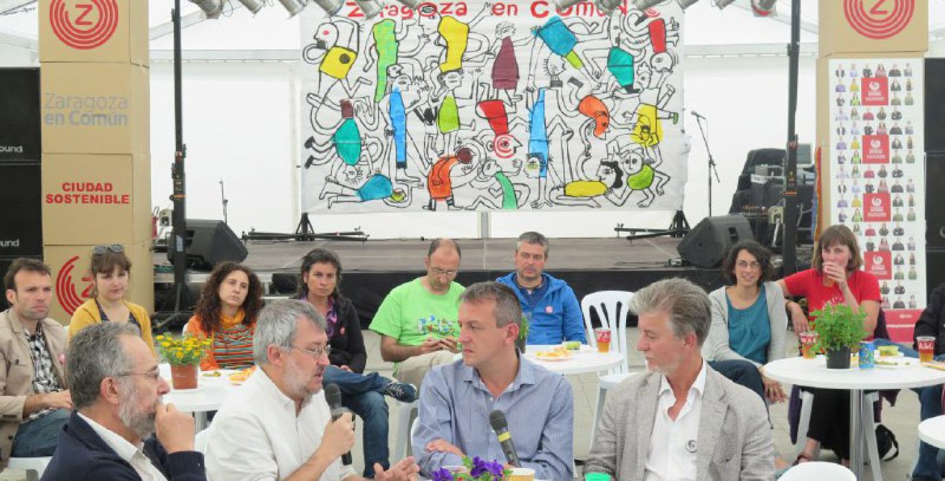 Los candidatos Pedro Santisteve y Fernando Rivarés han mantenido una tertulia en 'la Plaza' con Jorge Riechmann y Perico Arrojo.