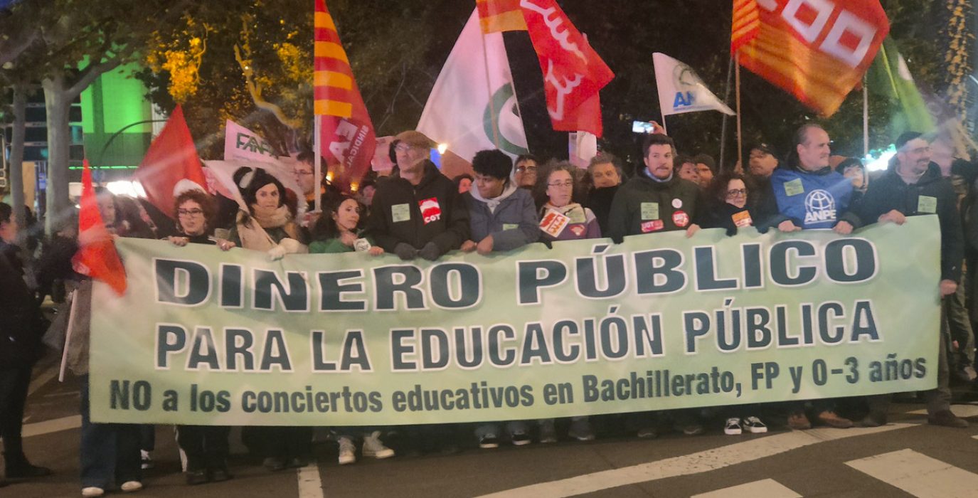 Pancarta de cabecera | Foto: CCOO Aragón