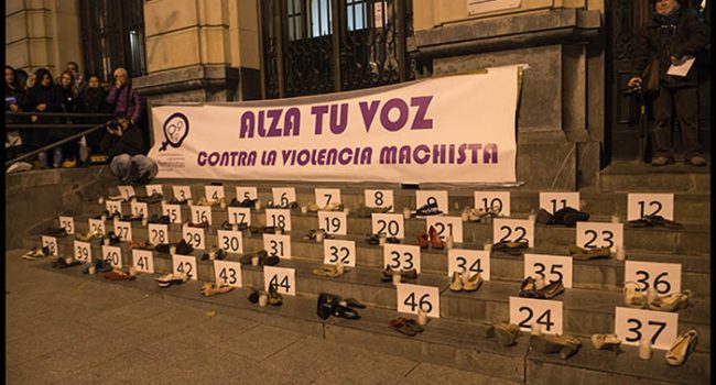 Imagen de una concentración en Zaragoza contra la violencia machista | Foto: Primo Romero