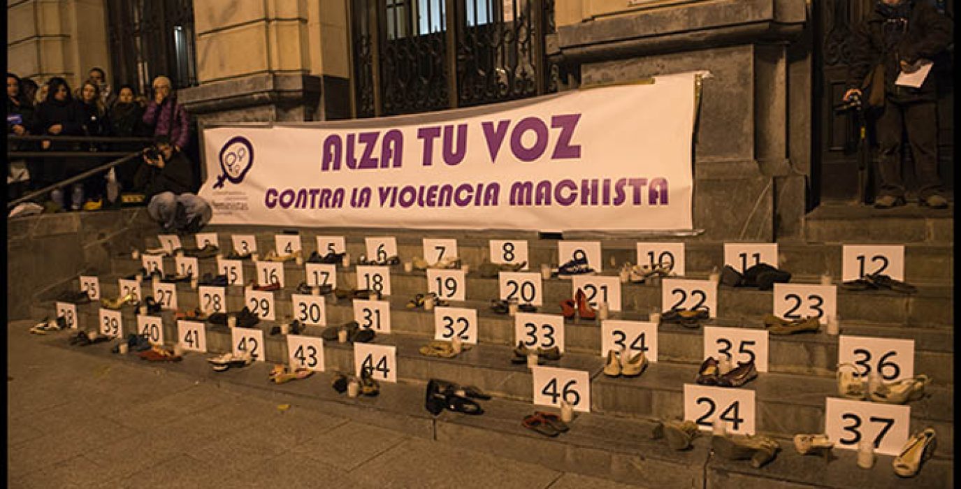 Imagen de una concentración en Zaragoza contra la violencia machista | Foto: Primo Romero