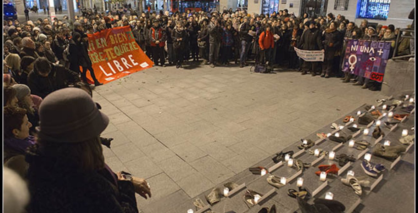 Concentración en Zaragoza contra la violencia machista. Foto: Primo Romero