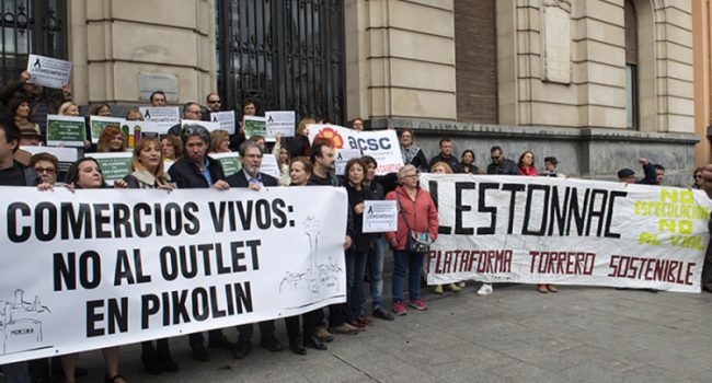 Protesta en Zaragoza contra el 'outlet' de Pikolín. Foto: Primo Romero