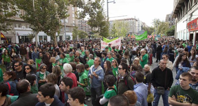 CGT exige la dimisión de Gustavo Alcalde por las detenciones en el campus de la Universidad de Zaragoza. Foto: Juan Manzanara