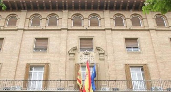 Edificio de la Subdelegación del Gobierno y sede de la DGT en Uesca.