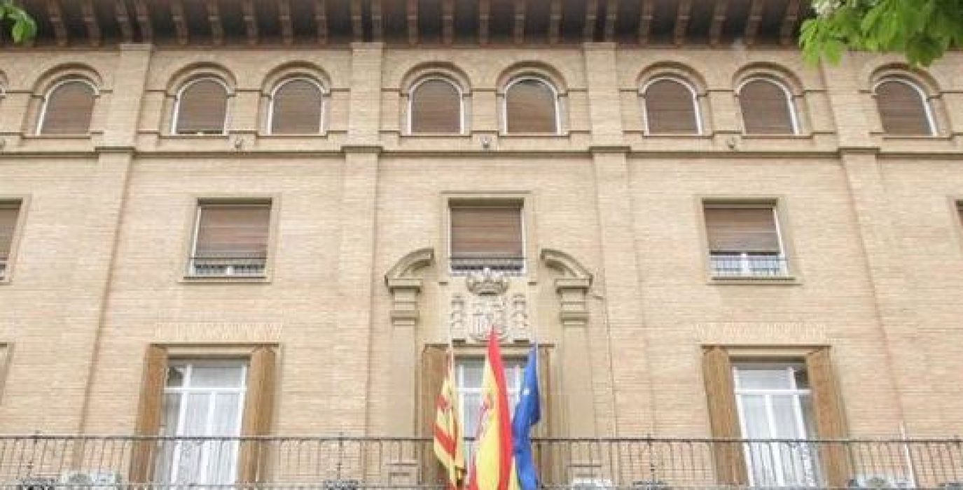 Edificio de la Subdelegación del Gobierno y sede de la DGT en Uesca.