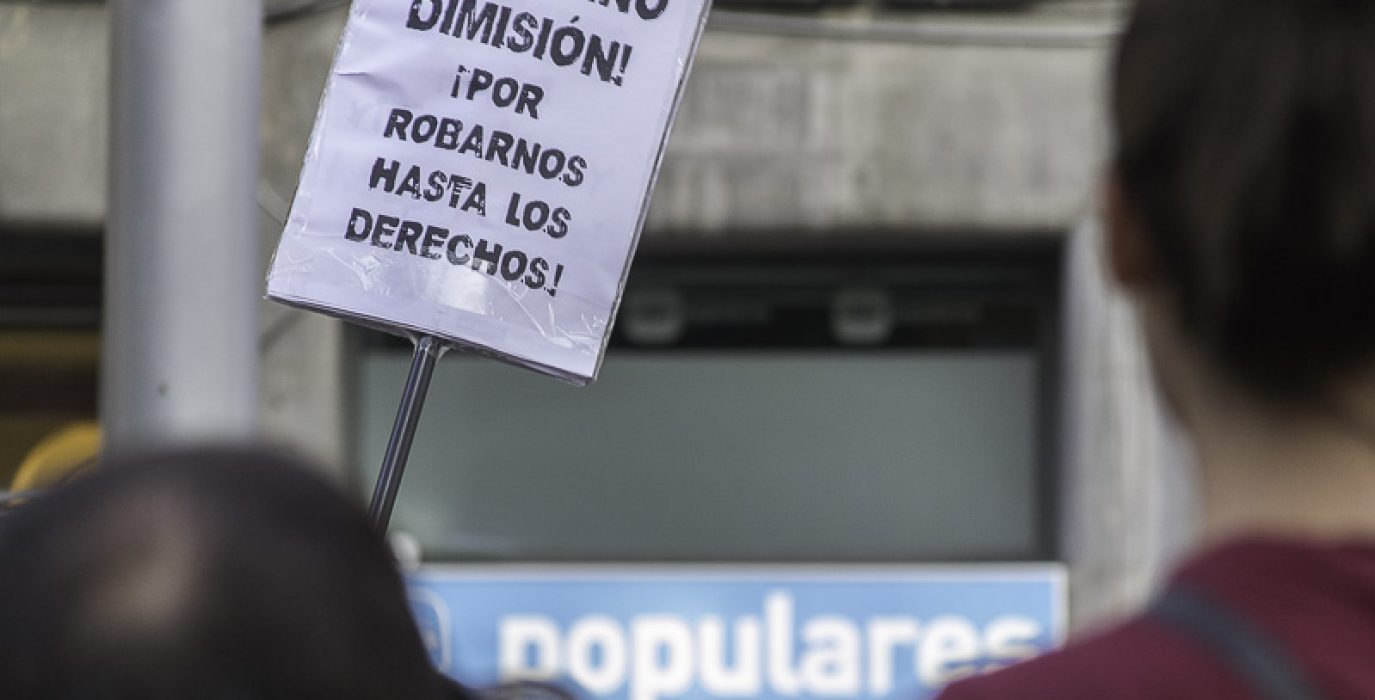 Imagen de una protesta en Zaragoza contra el Gobierno del PP en julio de 2013. Foto: Pablo Ibañez (AraInfo)