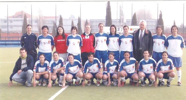 Arriba, de izquierda a derecha: Pilar Pérez, Susana Palmero, Paula Calvo, Leire Lozano, Pilar Velilla, Raquel Peliguero, Silvia Meseguer, Irene Sampietro, Carmelo Alcaine, Noelia Marqueta, María Marco “Beni”. Abajo: David Magaña, Lara Pardina, Loli Gil, Jana Lozano, Conchi Domingos, Laura Folch, Sira Abad, Isabel Faure y Eva Abad.