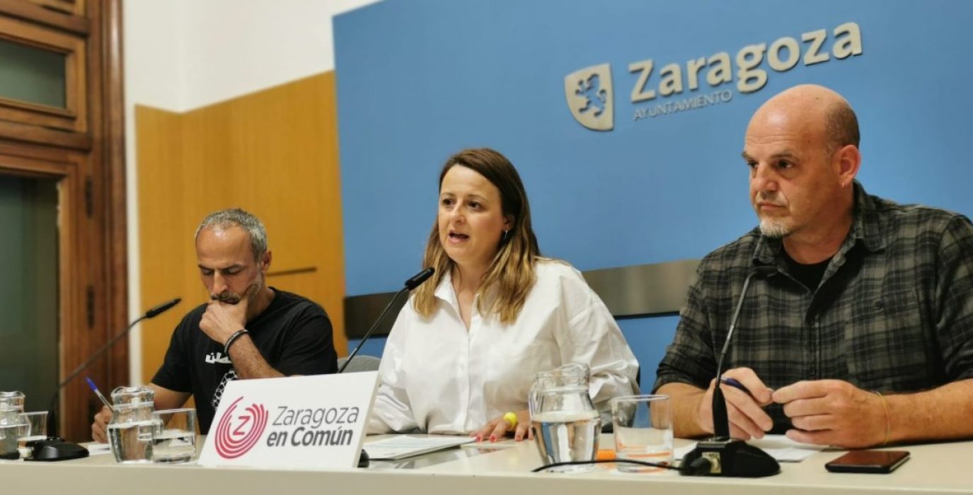 Ibrahim Abiat, presidente de la Casa Palestina de Aragón, junto a Elena Tomás y Suso Domínguez | Foto: ZeC