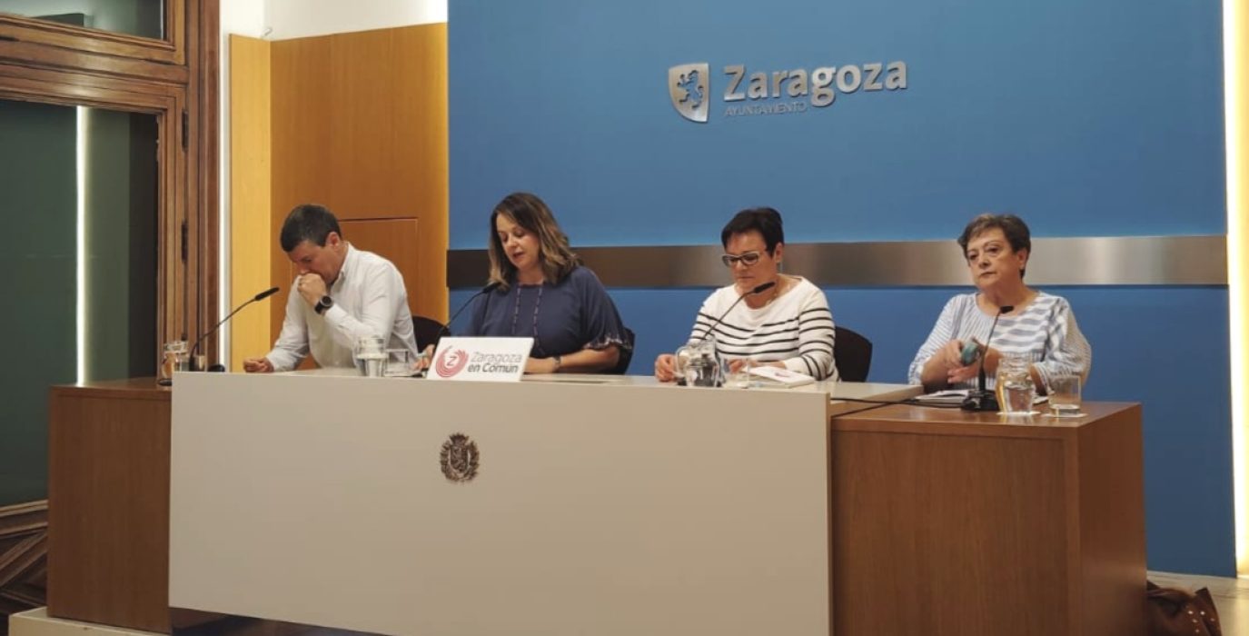 Elena Tomás con representantes de CCOO, UGT y OSTA | Foto: ZeC