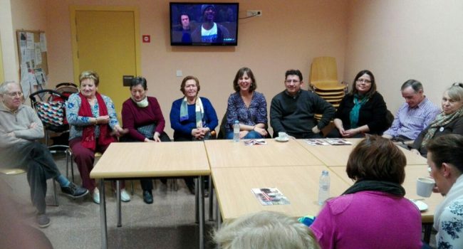 La concejala Artigas en un acto de campaña en Juslibol.