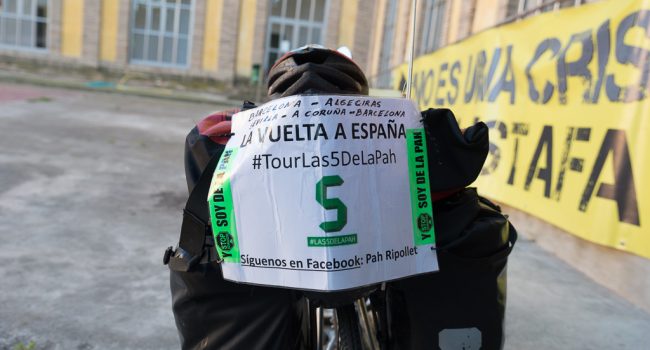 La bicicleta de Néstor a su paso por Zaragoza. Foto: Pablo Ibáñez (AraInfo)