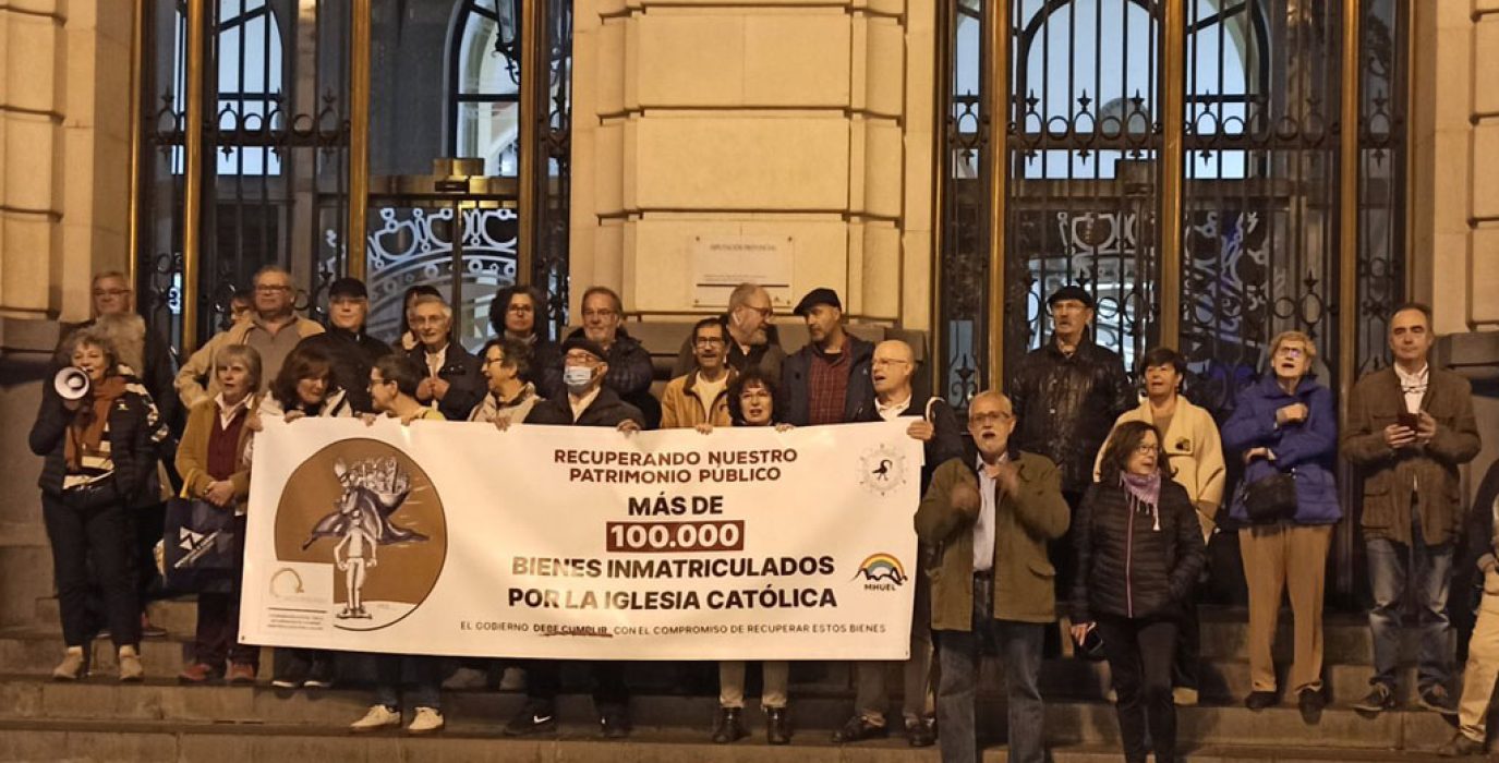 Concentración en Zaragoza de Recuperando, MHUEL y Apudepa. Foto: @apudepa