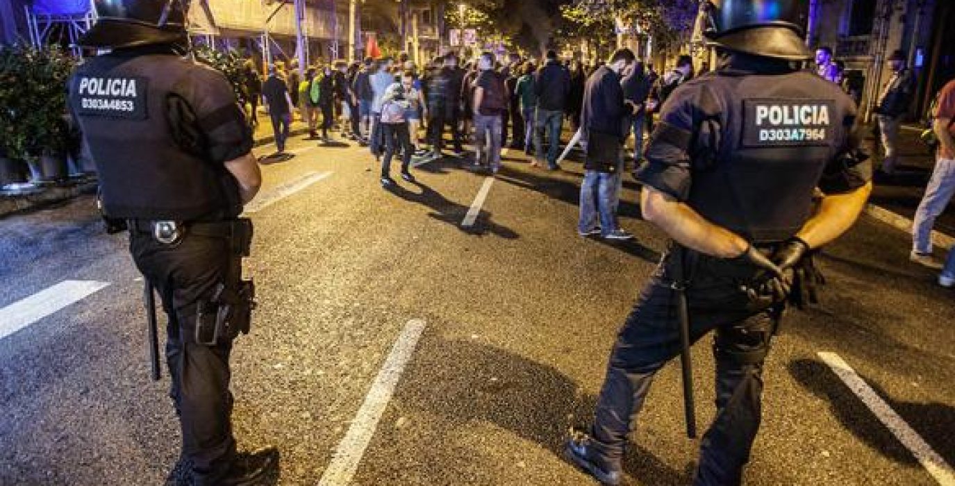 Mossos en Barcelona, en una imagen de archivo. Foto: La Directa