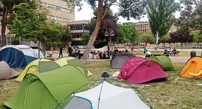 Una imagen de la acampada contra el genocidio en Palestina en la Universidad de Zaragoza. | Foto: Pablo Híjar - AraInfo
