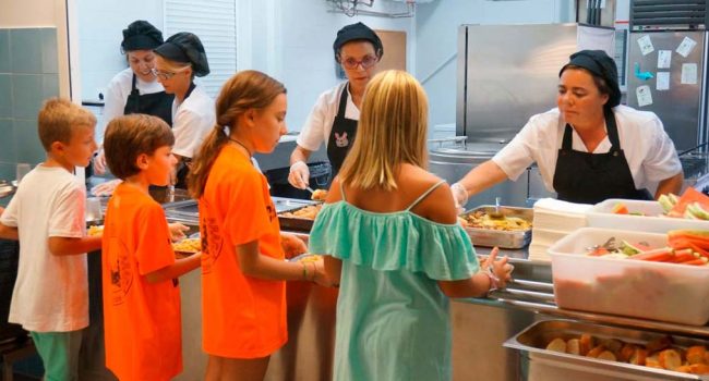 Imagen de archivo de la cocina, implantada por las propias familias, del CEIP Agustina de Aragón (Zaragoza) | Foto: AFA Agustina de Aragón