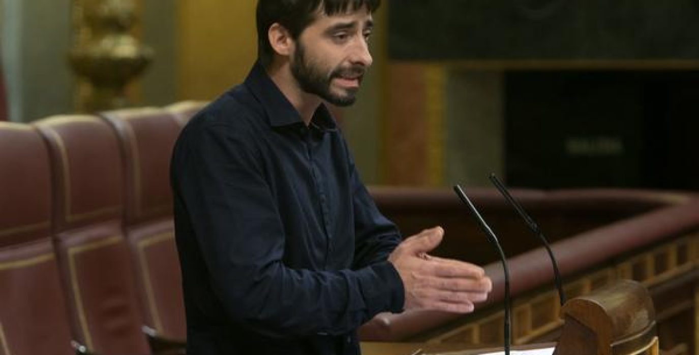 Álvaro Sanz durante una intervención en el Congreso español. Foto: @Congreso_Es
