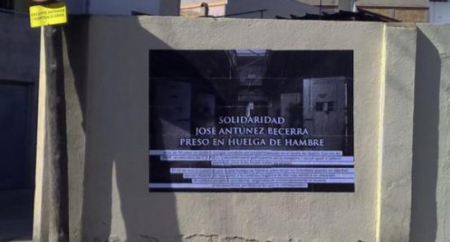 Cartel en solidaridad con la huelga de hambre de Antunez Becerra en Barcelona. Foto: Indymedia
