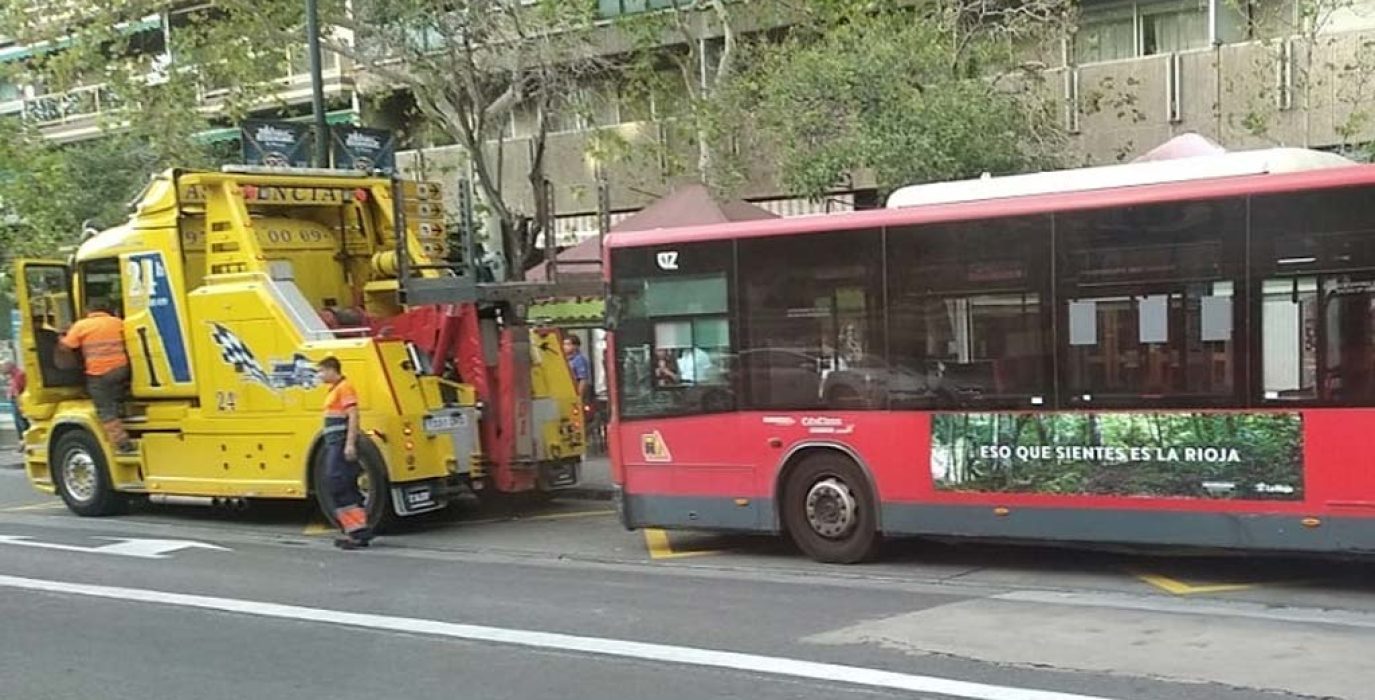 Imagen de archivo de una autobús de Avanza averiado. | Foto: CUT