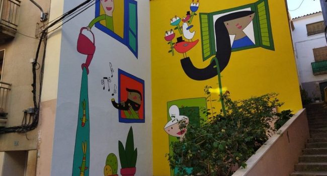 Mural de arte urbano en la calle Pellicer de Caspe