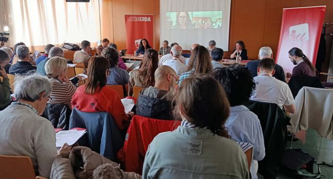 Un momento de la asamblea. | Foto: IU Aragón