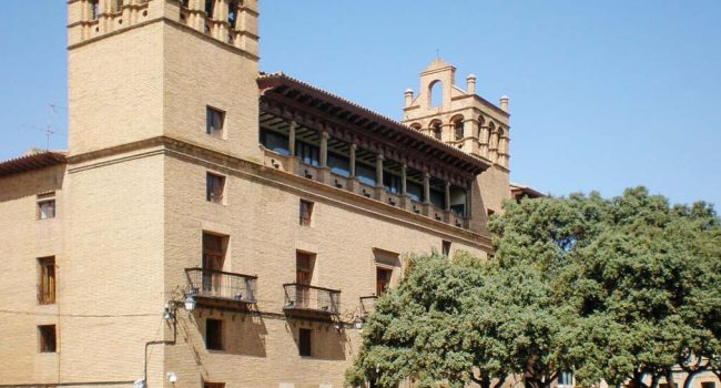 Edificio del Ayuntamiento de Uesca.