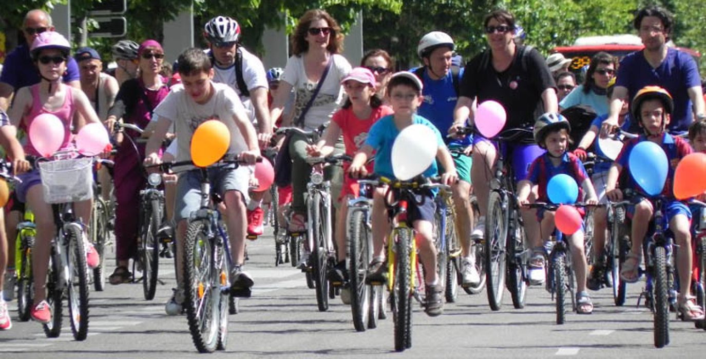 Bicicletada en Zaragoza (2011) | Foto: Pedalea