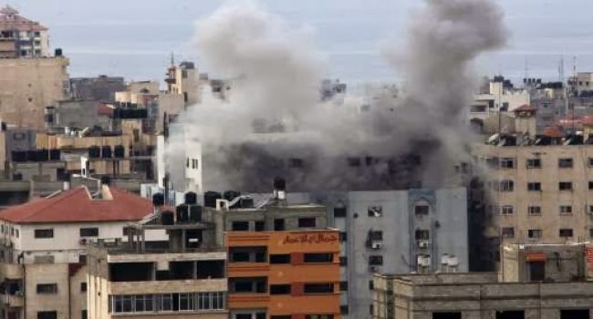 bombardean gaza