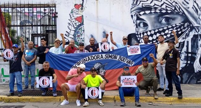 La brigada en su visita al ‘23 de enero‘. | Foto: PCE Aragón