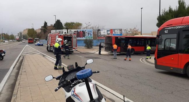 bus zaragoza avanza incendio cut