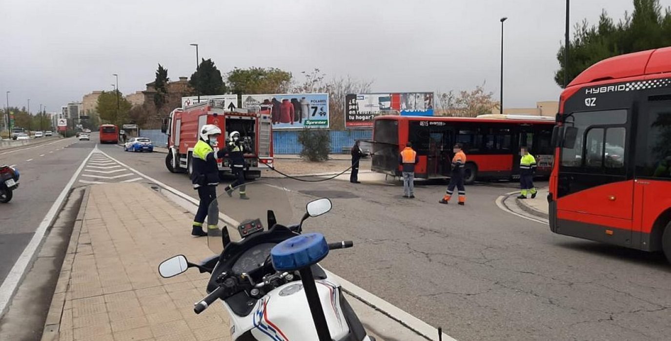 bus zaragoza avanza incendio cut