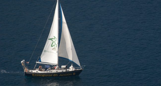 Velero Ecologistas en Acción.