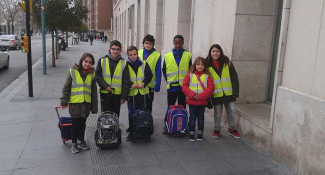Alumnos y alumnas participantes en 'caminos escolares'.