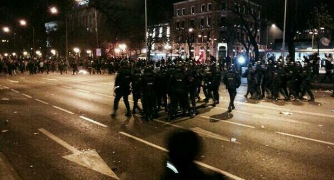 Al cierre de esta edición (23.24 horas) al menos 24 personas detenidas -una de ellas de Zaragoza- según fuentes del Ministerio del Interior español.